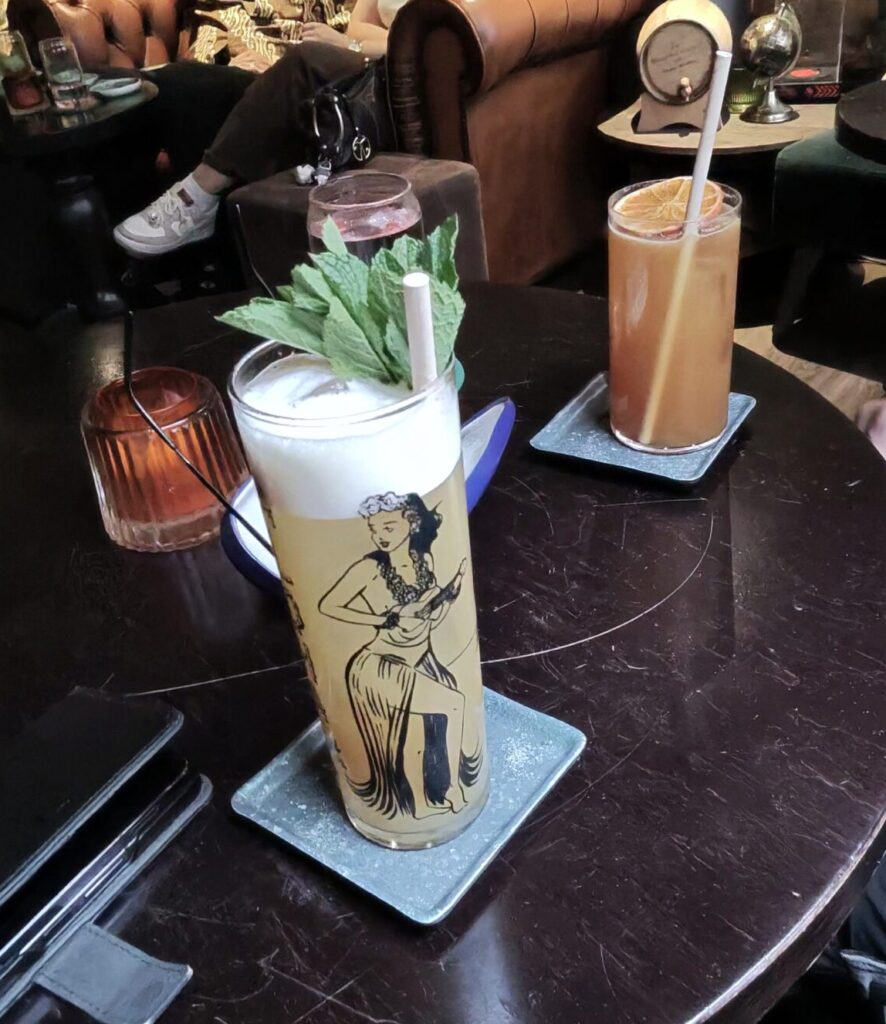 thefivepointsbar.nl Korte Houtstraat 5, 2511 CC Den Haag